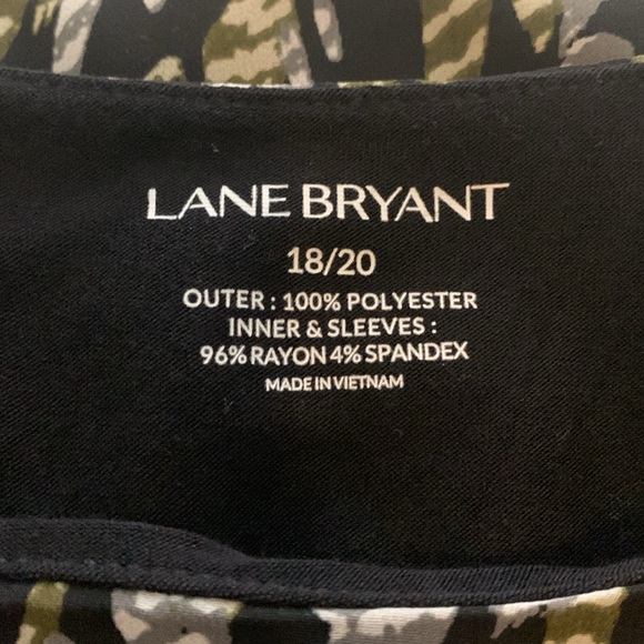 NWOT.  Woman’s long sleeve cocoon style top with rounded neck & fitted sleeves. - Picture 9 of 9